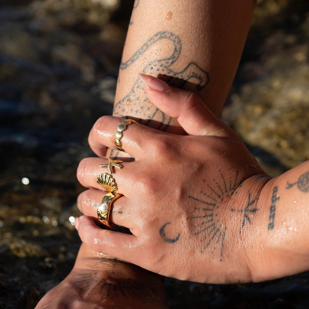 Aurora Scalloped Adjustable Ring