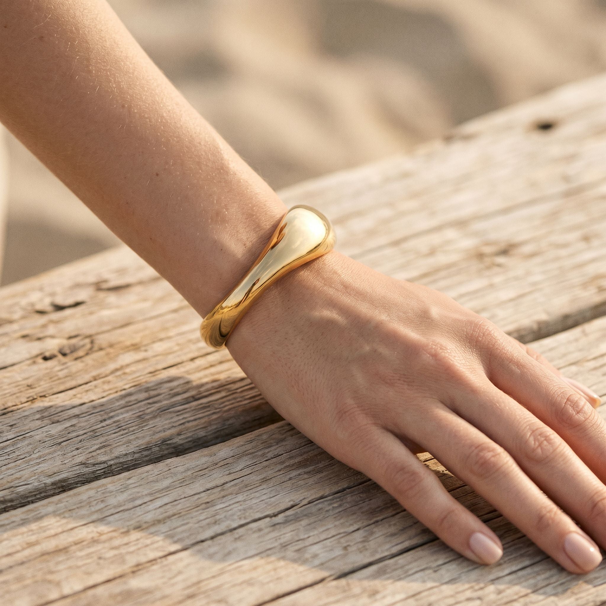 Soléa Smooth Sculpted Cuff — VELOU Amsterdam
