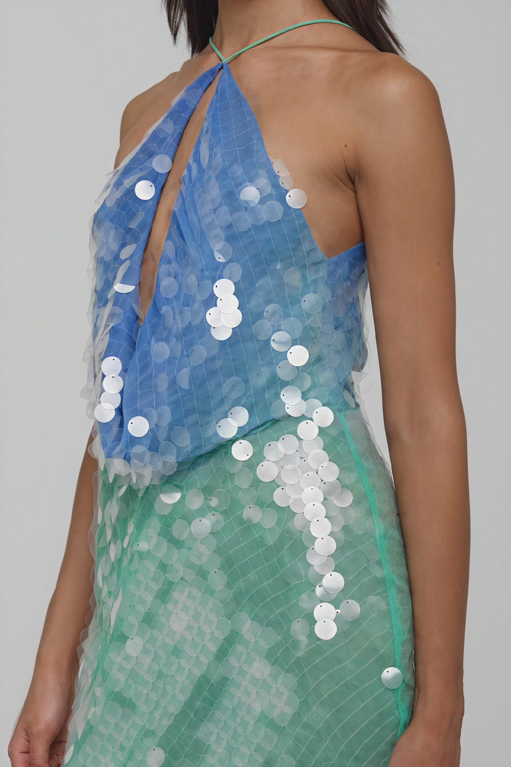 Mini Vestido Halter Con Lentejuelas — VELOU