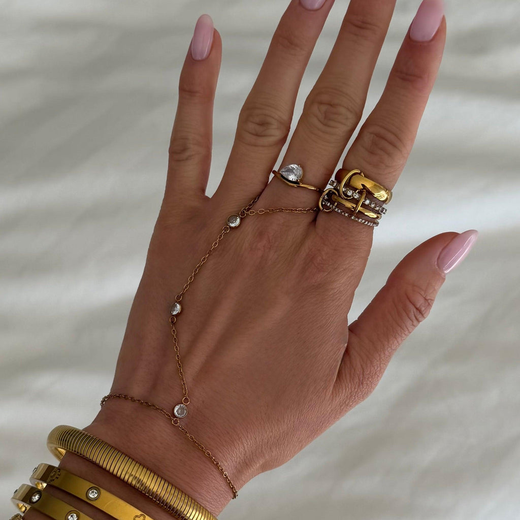 Béatrice Bound Interlocked Ring
