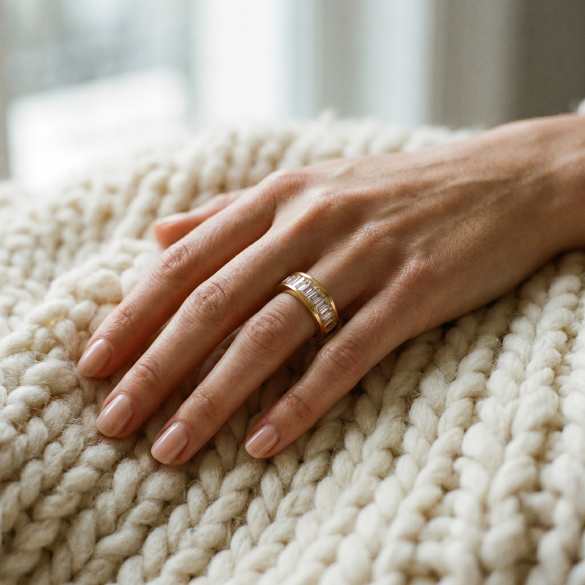 Noéra Baguette Stone Ring — VELOU Amsterdam