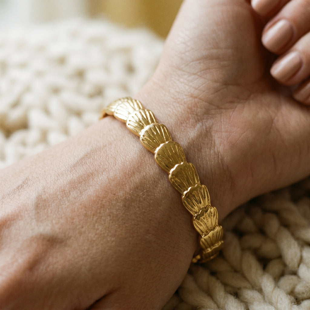 Lumina Hand-Textured Chain Bracelet — VELOU Amsterdam